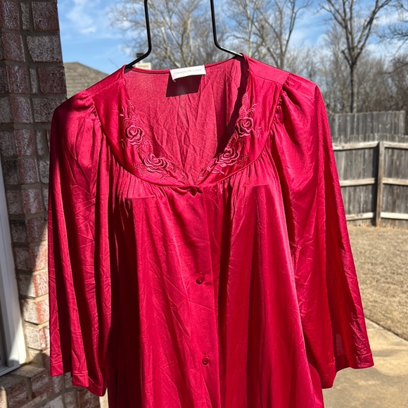 NOS Vintage Shadowline Burgandy Nylon Robe 1x USA made...